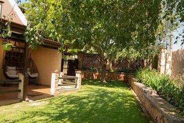 ペンション Camdeboo Place