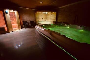 بنسيون Gold Horse Vendégház