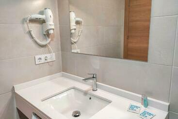 بنسيون Hostal óleo Auto Check In