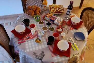 住宿加早餐 Chez Jollyjune, à Moins D Une Heure Du Mont Saint Michel