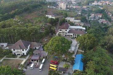 בית מלון כפרי Blessing Hills Family Resort &