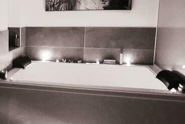 펜션 Elle & Lui En Jacuzzi