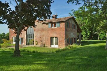 민박 La Bastide Rouge