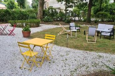 민박 Les Terrisses   Chambres D Hôtes Avec Piscine