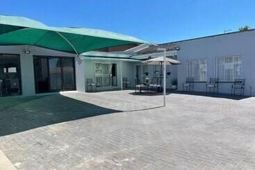 膳宿费 Semeni Asante Guesthouse