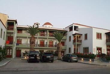 فندق The Flower Of Monemvasia