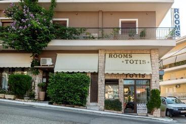 هتل Toti Boutique Rooms