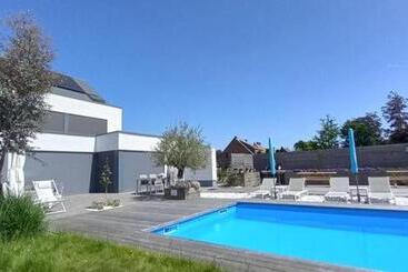 Villa Blue Garden B&b Vlaamse Ardennen Nabij Pairi Daiza