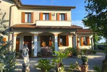 펜션 Ca  Rosin Meolo   Camera Tra Relax E Privacy