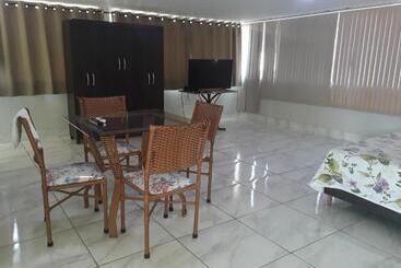 膳宿费 Uba Apart Imóveis