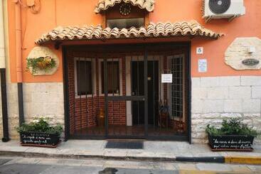تختخواب و صبحانه Roberto S Guest House