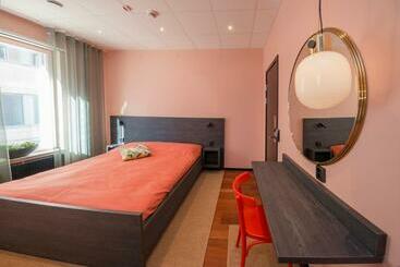 هتل Staykvick Boutique Hostel