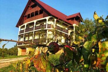 פנסיון Conacul Lupilor