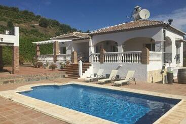پانسیون Villa Sunshine Countryside Resort
