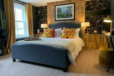 민박 Sherlocks Lodgings