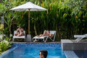 בית מלון כפרי Amantrana Canggu