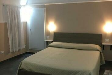 膳宿费 Casa Cortes