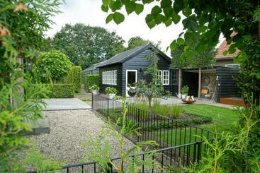 膳宿费 Tukken Op De Tol