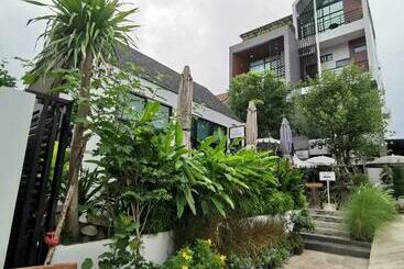 مبيت وإفطار Daad Fah Home And Cafe