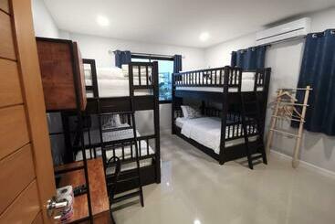 تختخواب و صبحانه Daad Fah Home And Cafe