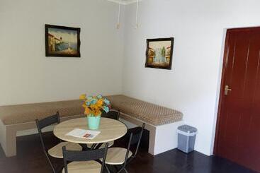 مبيت وإفطار Flight Inn