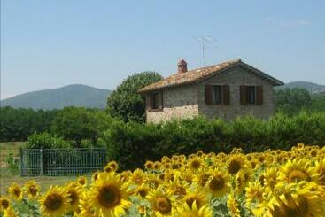 Отель Agriturismo Gli Arrighi