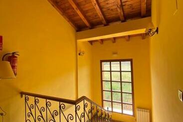 펜션 Hostería De Monzón