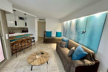 هتل Studio Moderne  Port De Mandelieu  Proche Mer