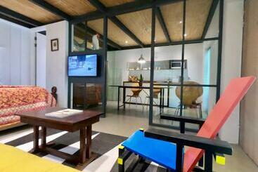 پانسیون Guest House At 118 By Pwm Architects