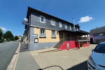 호스텔 Gästehaus Weißes Lamm Monteurzimmer