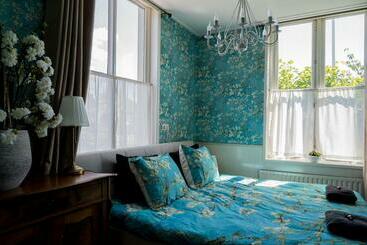 B&b  T Raethuys