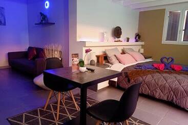 تختخواب و صبحانه Mas La Farelle Chambre D Hote,fitness & Salle De Jeux Gratuite & Spa En Supplément