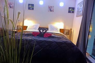 تختخواب و صبحانه Mas La Farelle Chambre D Hote,fitness & Salle De Jeux Gratuite & Spa En Supplément