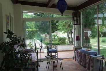 צימר Domaine De La Cooloeuvre