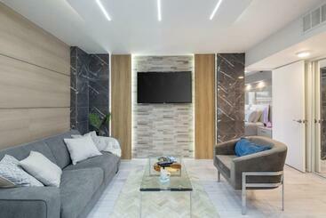 מלון דירות Executive Hotel Suite Downtown Free Parking