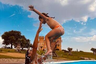 ホテル Castillo De Monte La Reina Posada Real & Bodega