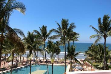 Marina Suites By Andiani Travel