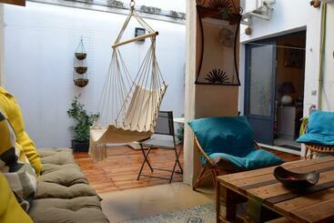 تختخواب و صبحانه Le Petit Patio