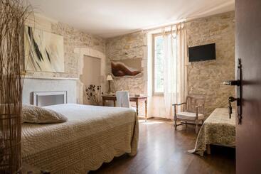 Отель Hôtel Mas Vidau Porte Des Alpilles