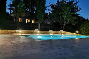 پانسیون Au Clos De Mathilde