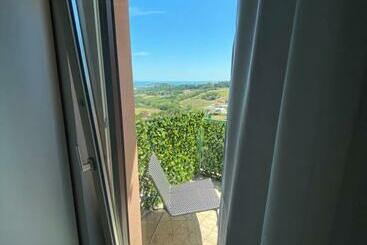 پانسیون Red House Accomodation Potenza Picena