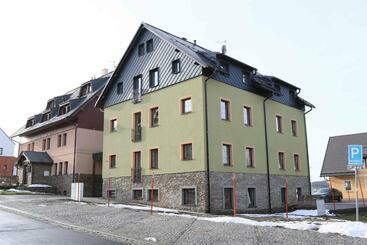 公寓式酒店  Apartmány Aura