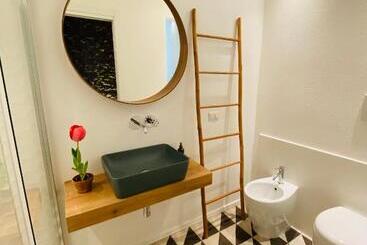 Civiconovantatre   New B&b