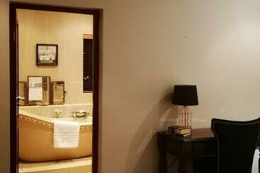 پانسیون Bristow Luxury Suites With Back Up Power And Free Wi Fi