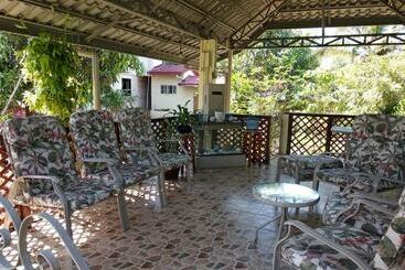 پانسیون Hundred Islands Guest House