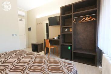 پانسیون People Travel Rooms