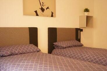 Пансион Vivo Apartments At Hospitals