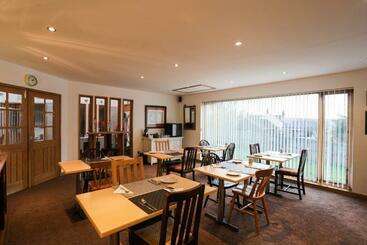 تختخواب و صبحانه Crackin View Guest House