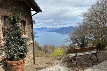 مبيت وإفطار Private Luxury Spa & Silence Retreat With Spectacular View Over The Lake Maggiore