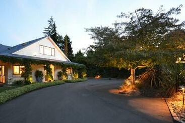 Olive Rabbit Boutique Bed & Breakfast